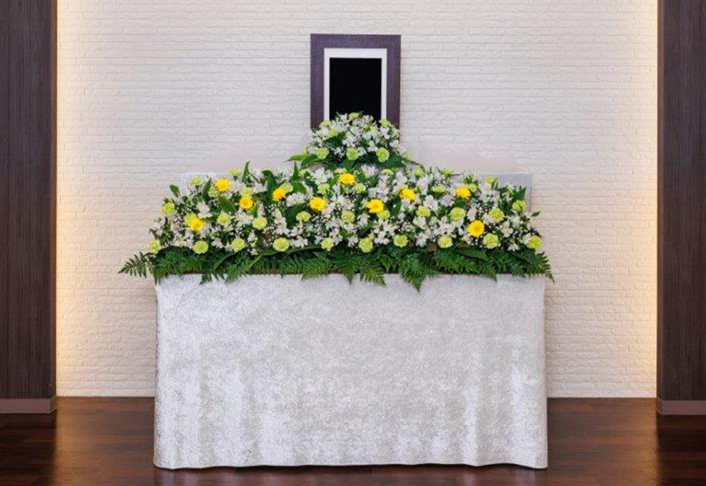 ファミリーホール湘南台、アレンジ祭壇洋花132,000円